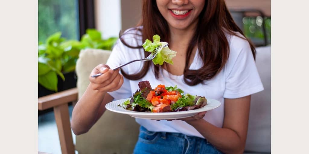 6 Tips for Healthy Mindful Eating: Smile